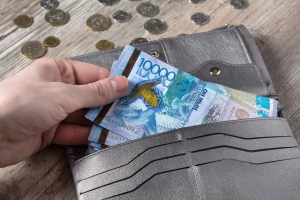 Деньги в долг в Казахстане